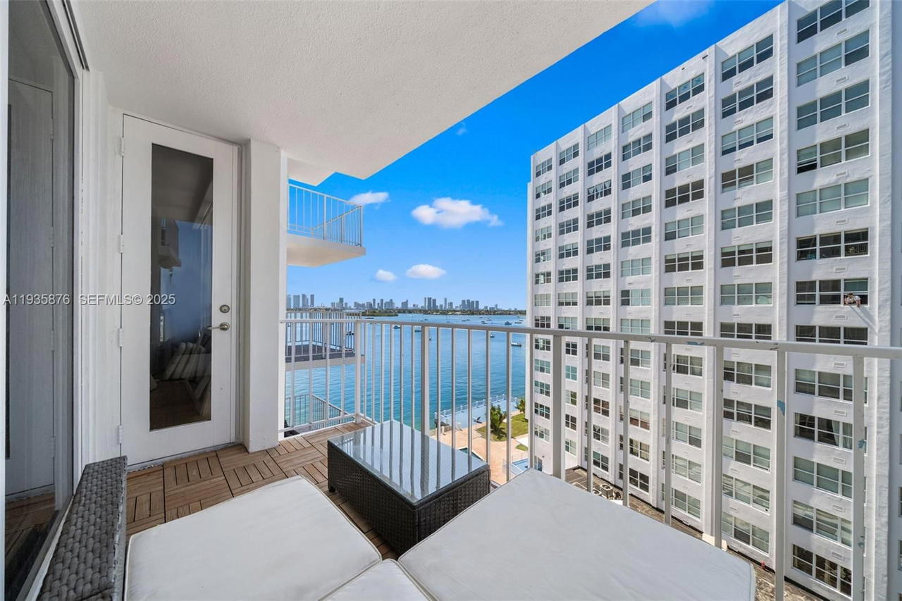 Real estate property located at 1228 West Ave #704, Miami-dade, Bayview Terr Condo, Miami Beach, FL