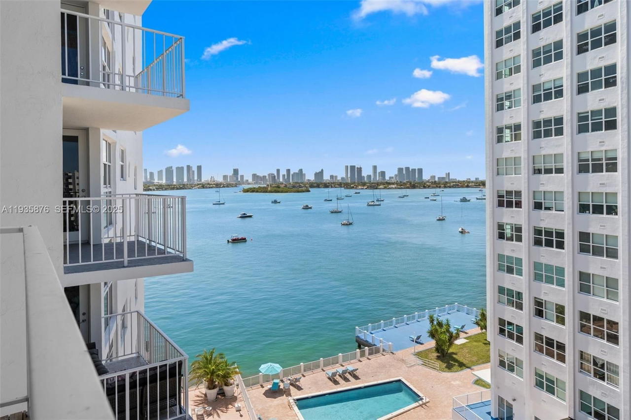 Real estate property located at 1228 West Ave #704, Miami-dade, Bayview Terr Condo, Miami Beach, FL