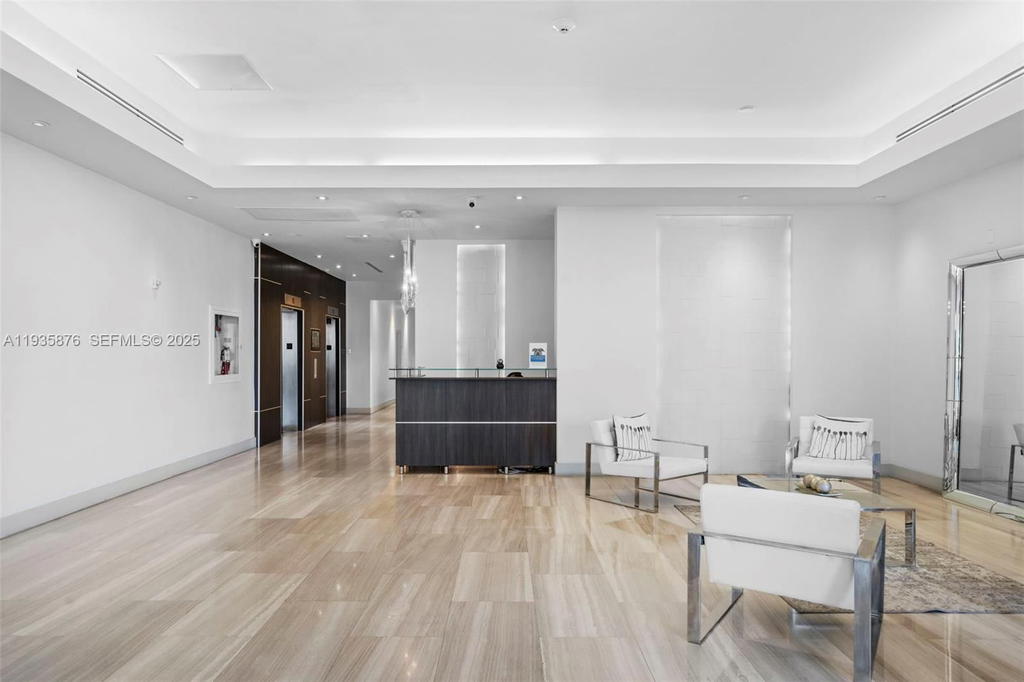 Real estate property located at 1228 West Ave #704, Miami-dade, Bayview Terr Condo, Miami Beach, FL