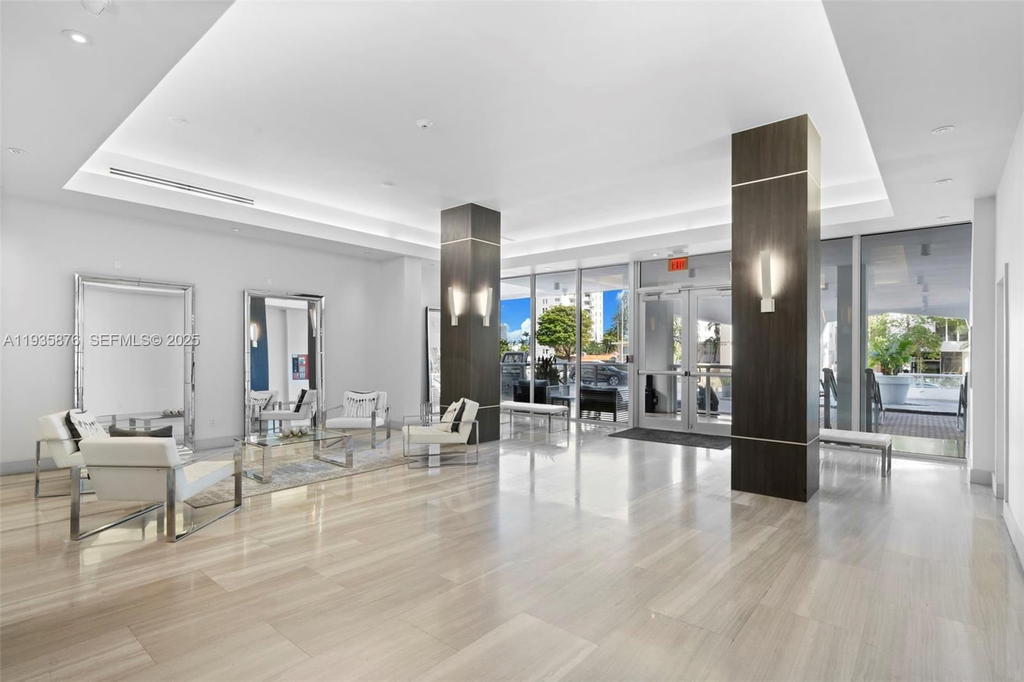 Real estate property located at 1228 West Ave #704, Miami-dade, Bayview Terr Condo, Miami Beach, FL