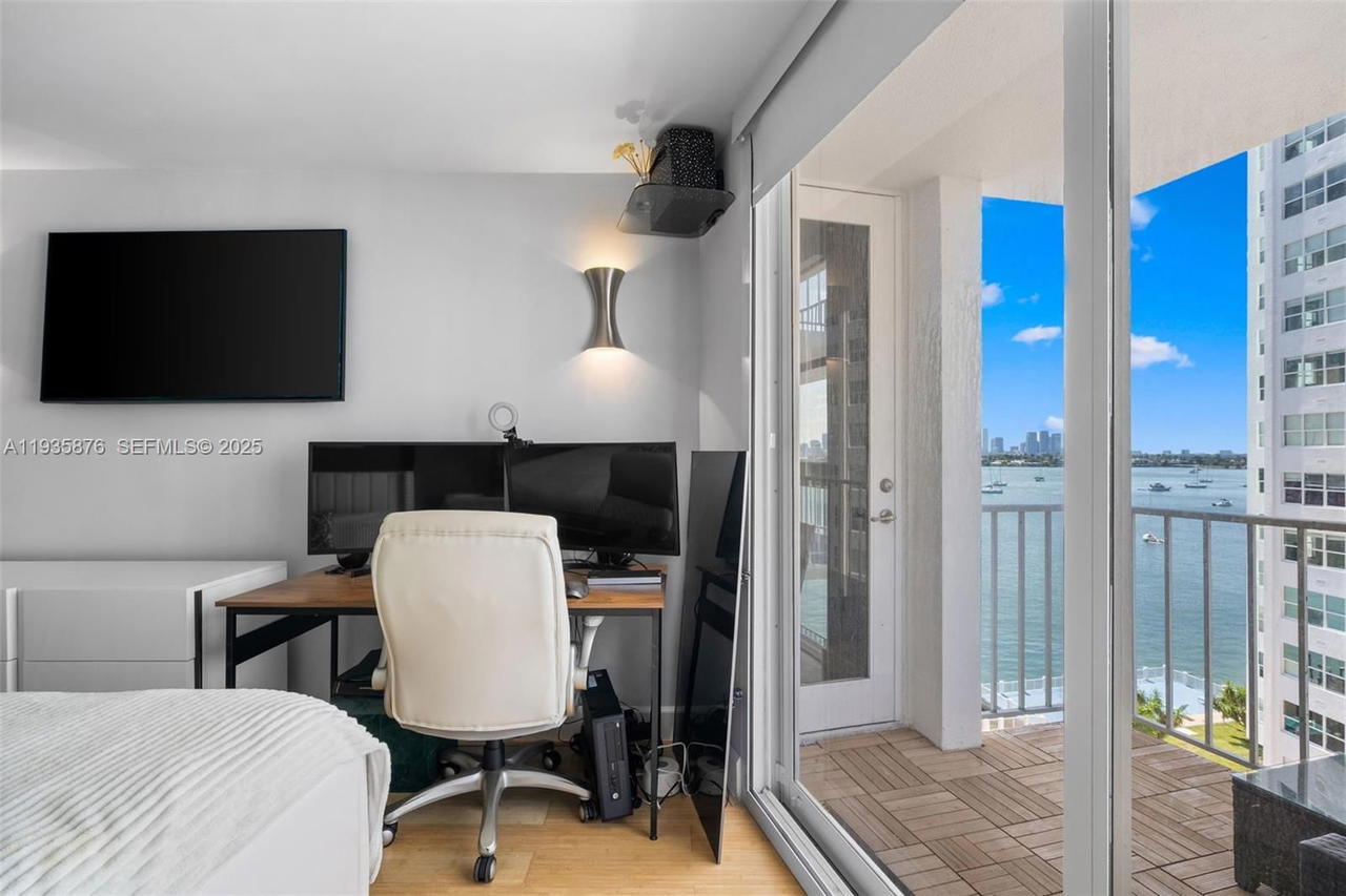 Real estate property located at 1228 West Ave #704, Miami-dade, Bayview Terr Condo, Miami Beach, FL