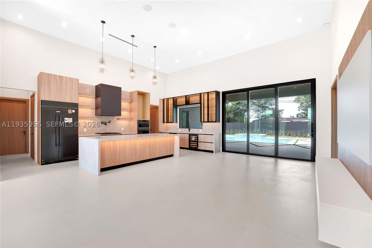 Real estate property located at 1130 86th Ct, Miami-dade, Breezeview Manors, Miami, FL