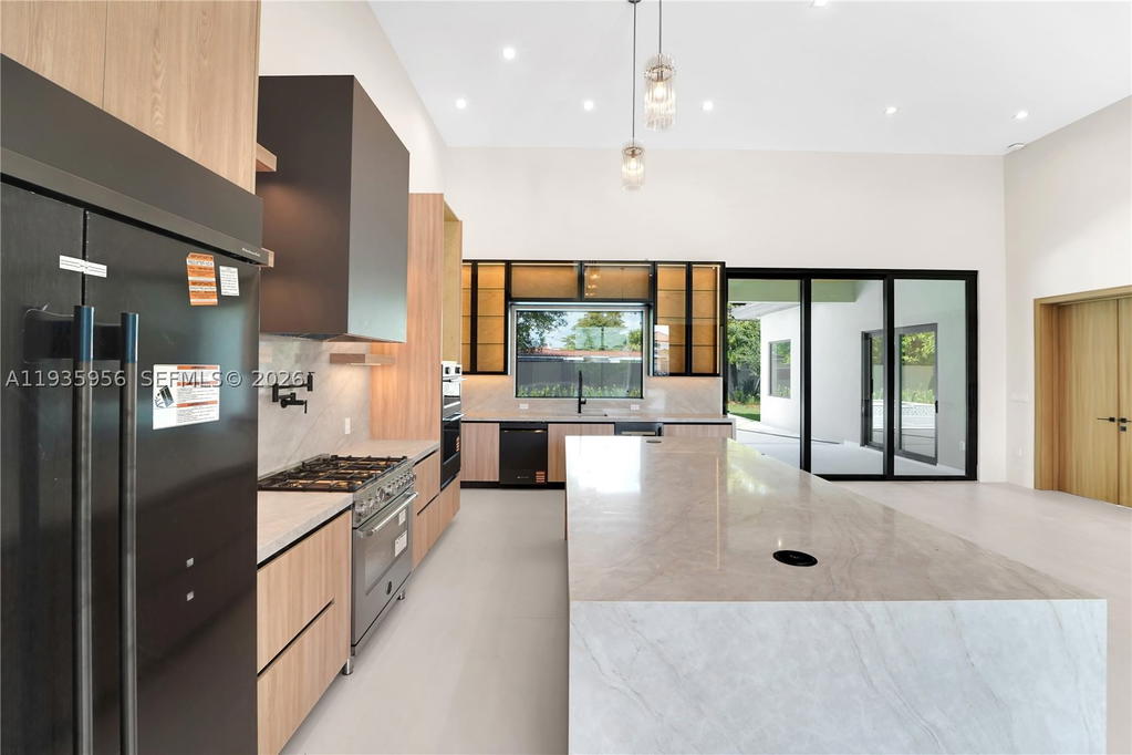 Real estate property located at 1130 86th Ct, Miami-dade, Breezeview Manors, Miami, FL