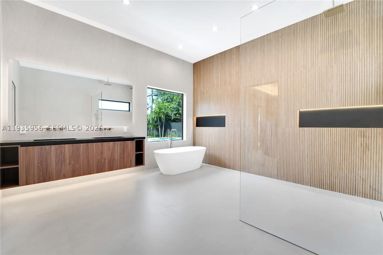 Real estate property located at 1130 86th Ct, Miami-dade, Breezeview Manors, Miami, FL
