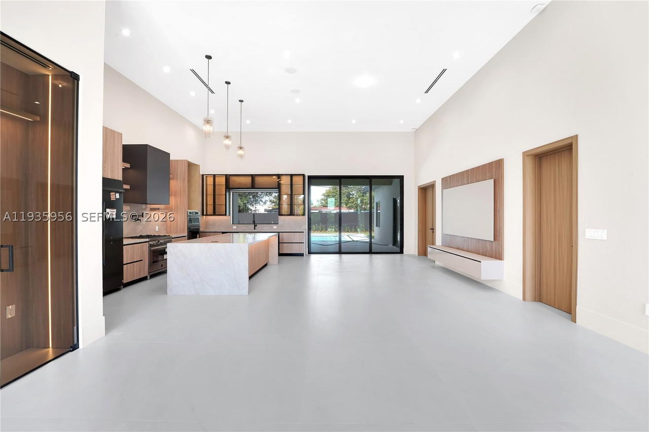 Real estate property located at 1130 86th Ct, Miami-dade, Breezeview Manors, Miami, FL