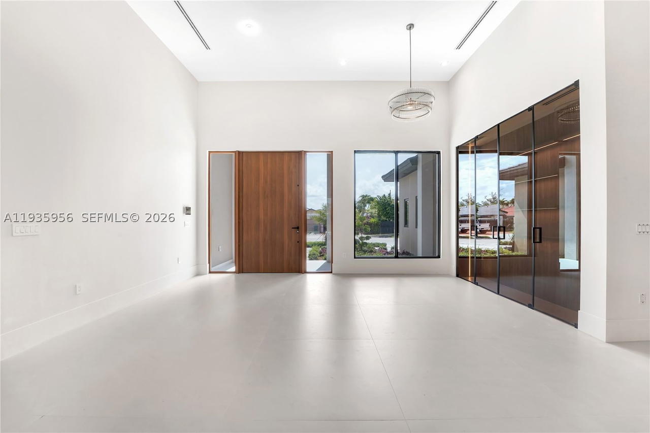Real estate property located at 1130 86th Ct, Miami-dade, Breezeview Manors, Miami, FL