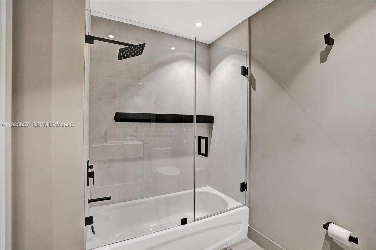 Real estate property located at 1010 2nd Ave #601, Miami-dade, Brickell Ten Condo, Miami, FL
