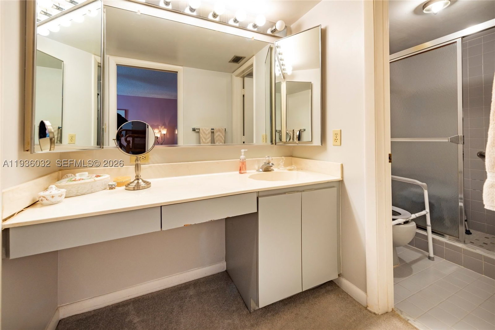 Real estate property located at 4970 Sabal Palm Blvd #405, Broward, Lakes Of Carriage Hills, Tamarac, FL
