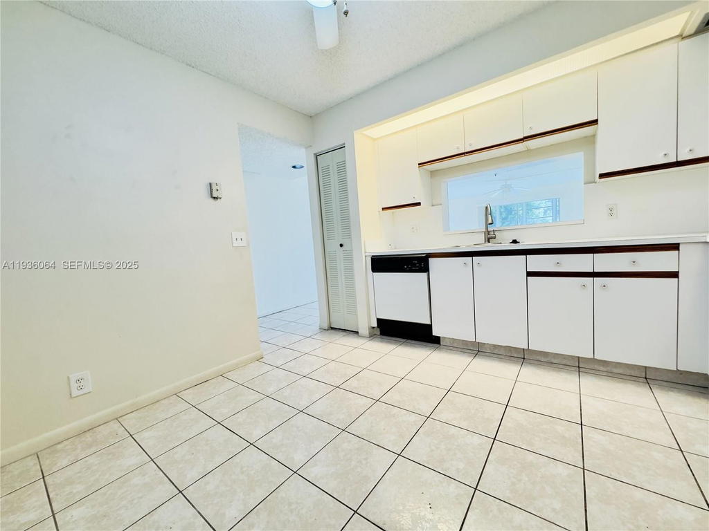 Real estate property located at 13000 15th Ct #207U, Broward, Ivanhoe East At Century V, Pembroke Pines, FL