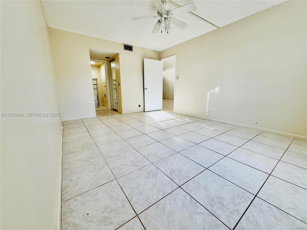Real estate property located at 13000 15th Ct #207U, Broward, Ivanhoe East At Century V, Pembroke Pines, FL
