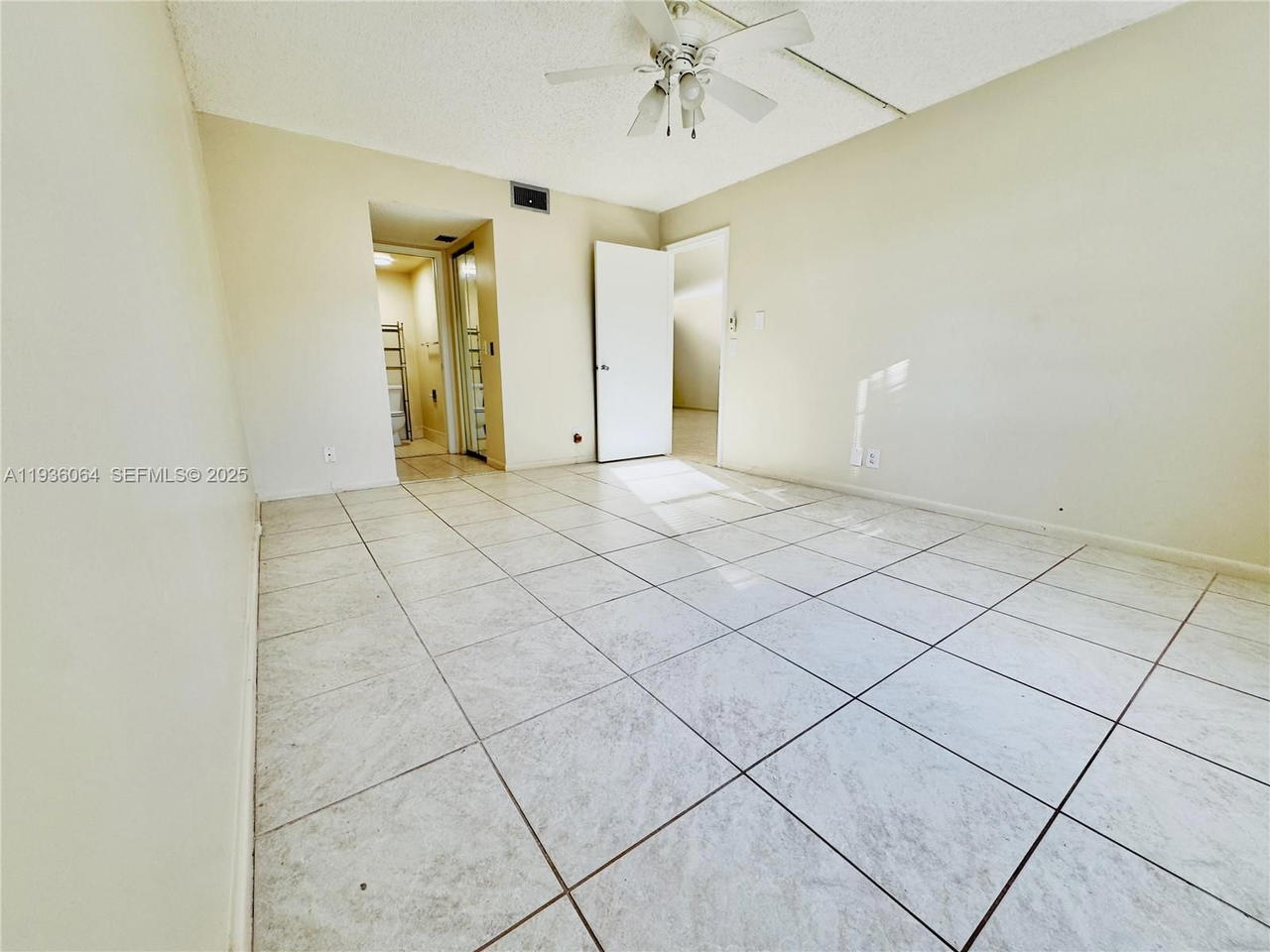 Real estate property located at 13000 15th Ct #207U, Broward, Ivanhoe East At Century V, Pembroke Pines, FL