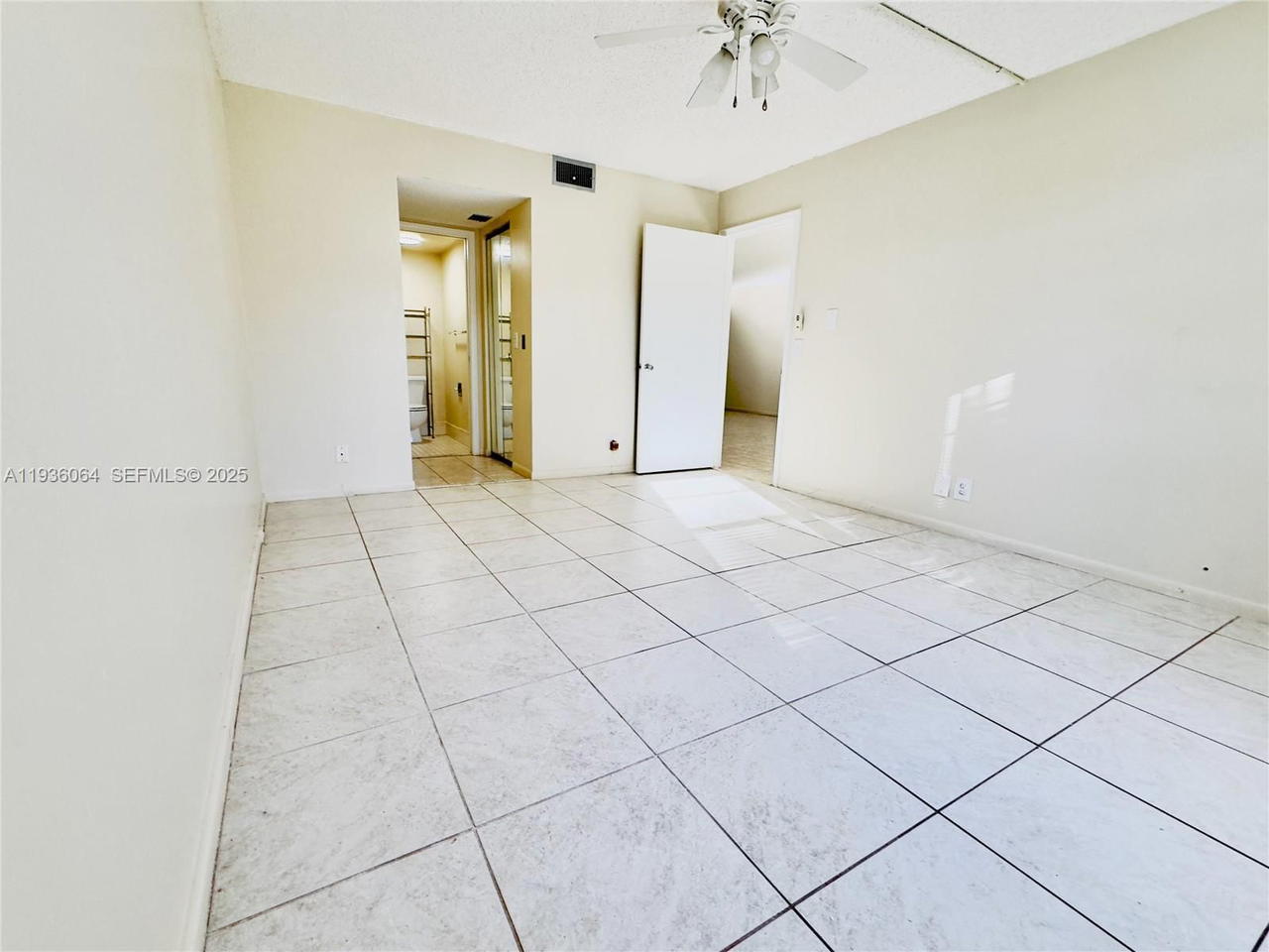Real estate property located at 13000 15th Ct #207U, Broward, Ivanhoe East At Century V, Pembroke Pines, FL