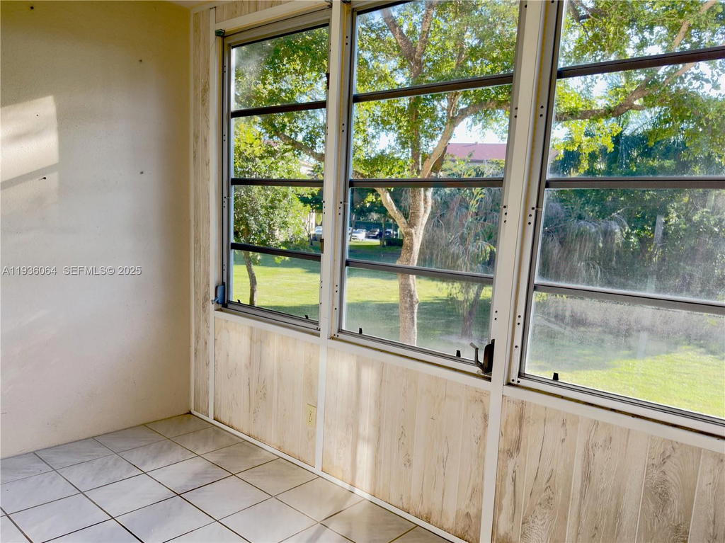 Real estate property located at 13000 15th Ct #207U, Broward, Ivanhoe East At Century V, Pembroke Pines, FL