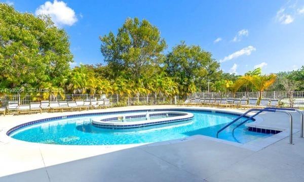 Real estate property located at 13000 15th Ct #207U, Broward, Ivanhoe East At Century V, Pembroke Pines, FL