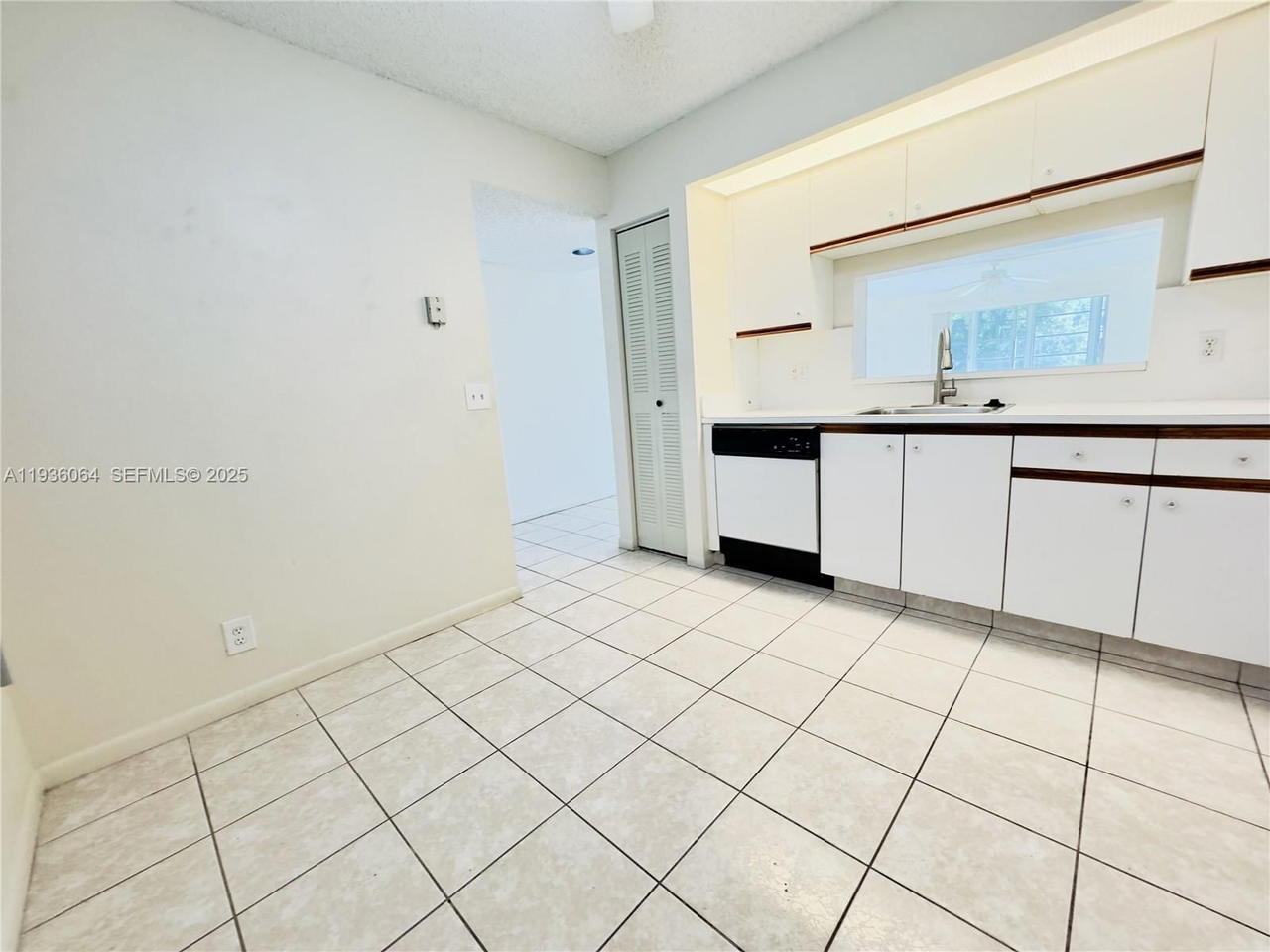 Real estate property located at 13000 15th Ct #207U, Broward, Ivanhoe East At Century V, Pembroke Pines, FL