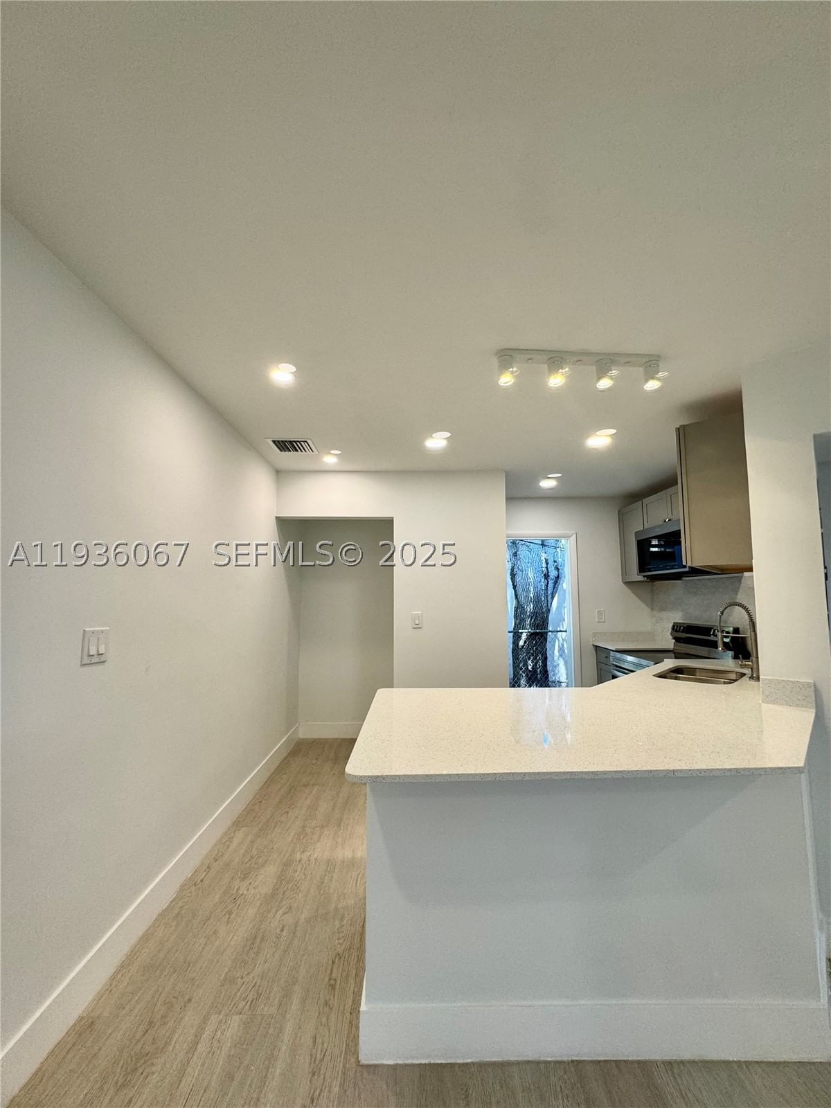 Real estate property located at 111 7th Ave, Broward, Town Of Modelo (dania) B-, Dania Beach, FL