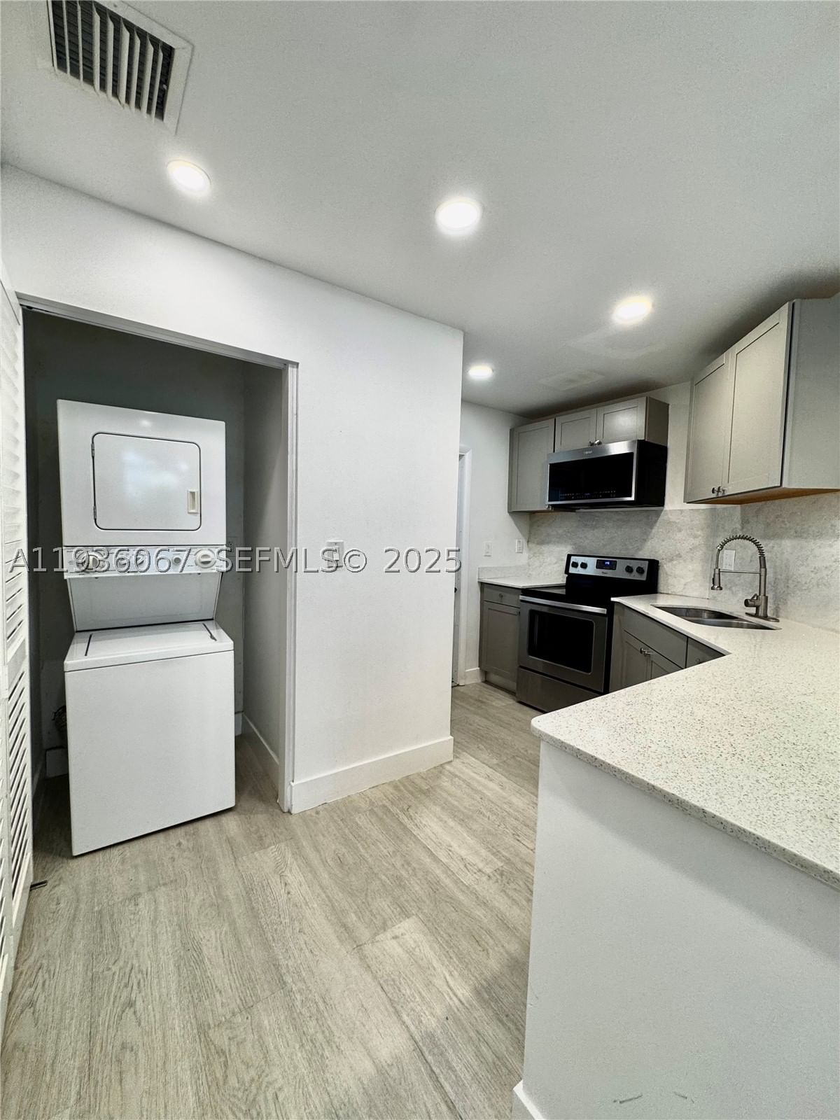 Real estate property located at 111 7th Ave, Broward, Town Of Modelo (dania) B-, Dania Beach, FL