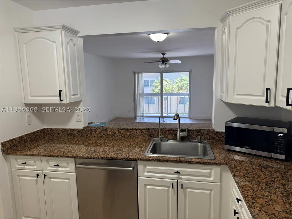 Real estate property located at 7703 Camino Real A-307, Miami-dade, Village Of Kings Creek Co, Miami, FL
