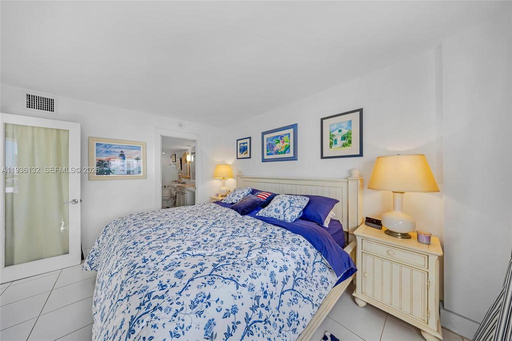 Real estate property located at 465 Ocean Dr #708, Miami-dade, Royal Atlantic Condo, Miami Beach, FL