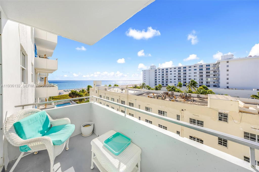Real estate property located at 465 Ocean Dr #708, Miami-dade, Royal Atlantic Condo, Miami Beach, FL