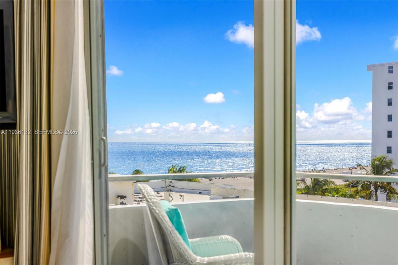 Real estate property located at 465 Ocean Dr #708, Miami-dade, Royal Atlantic Condo, Miami Beach, FL