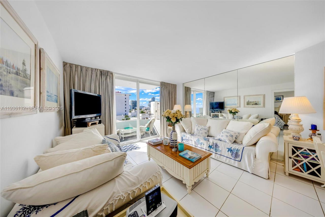 Real estate property located at 465 Ocean Dr #708, Miami-dade, Royal Atlantic Condo, Miami Beach, FL