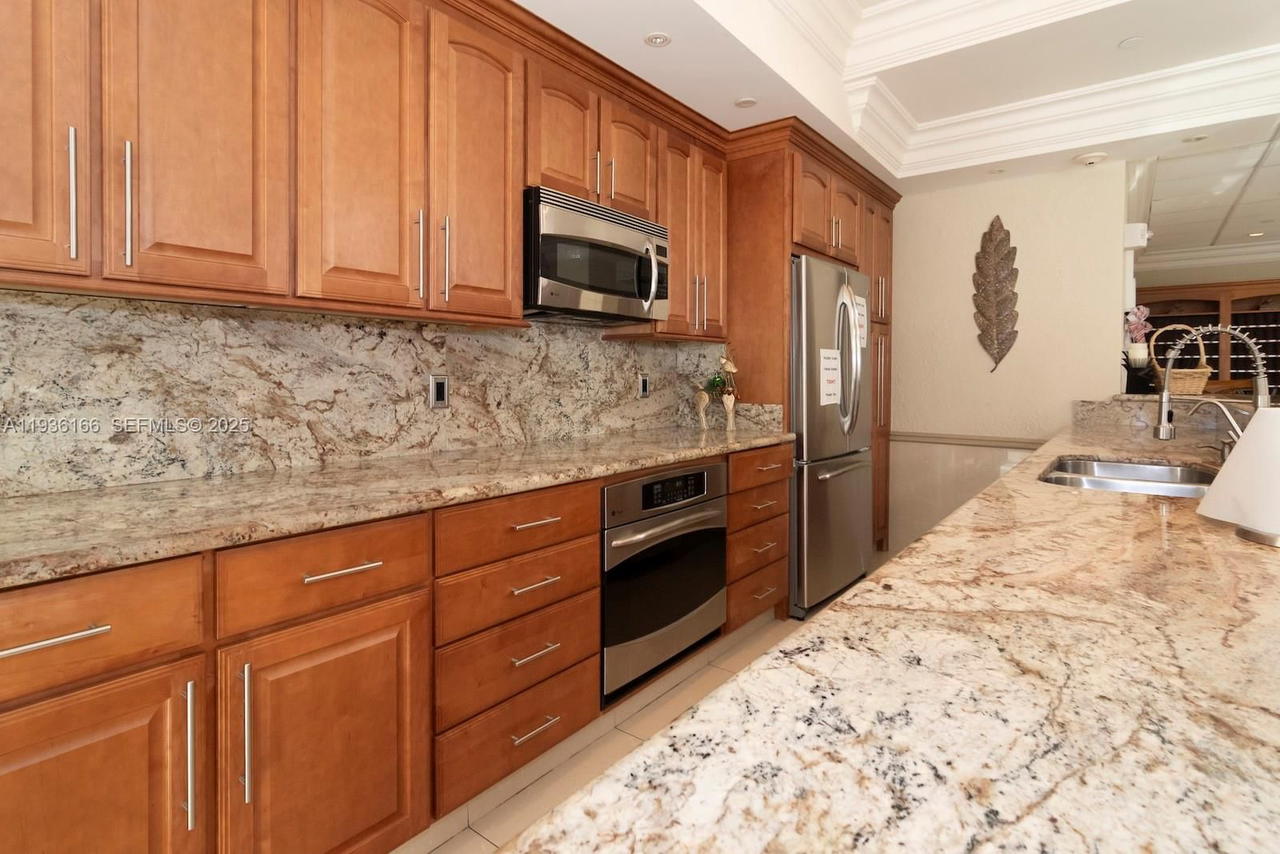 Real estate property located at 1012 Ocean Blvd #1507, Broward, Century Plaza Condo, Pompano Beach, FL