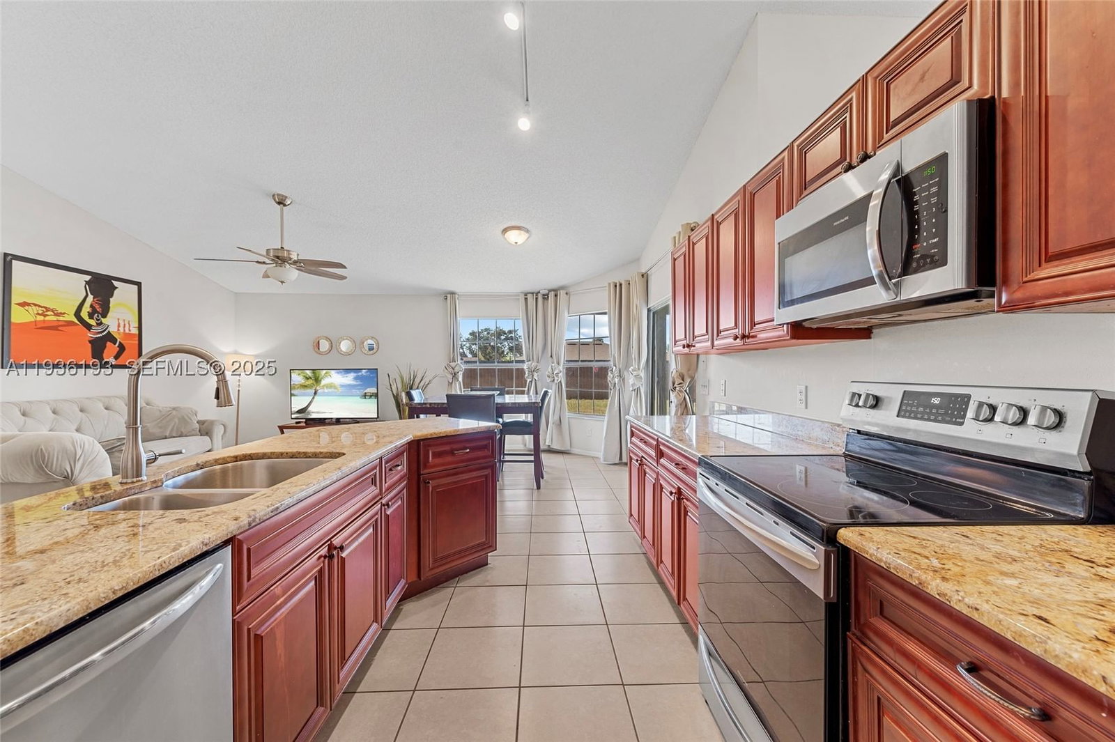 Real estate property located at 791 Hillsboro Cir, St Lucie, Port St Lucie Section 41, Port St Lucie, FL