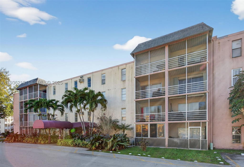 Real estate property located at 2800 56th Ave C408, Broward, Brookfield Square Condo, Lauderhill, FL
