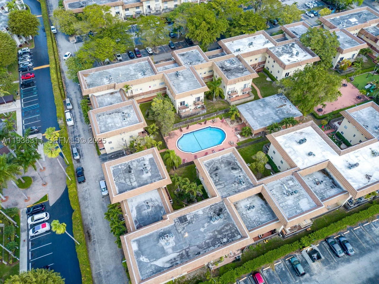 Real estate property located at 8600 109th Ave #4-114, Miami-dade, Courtyards At Kendall Con, Miami, FL