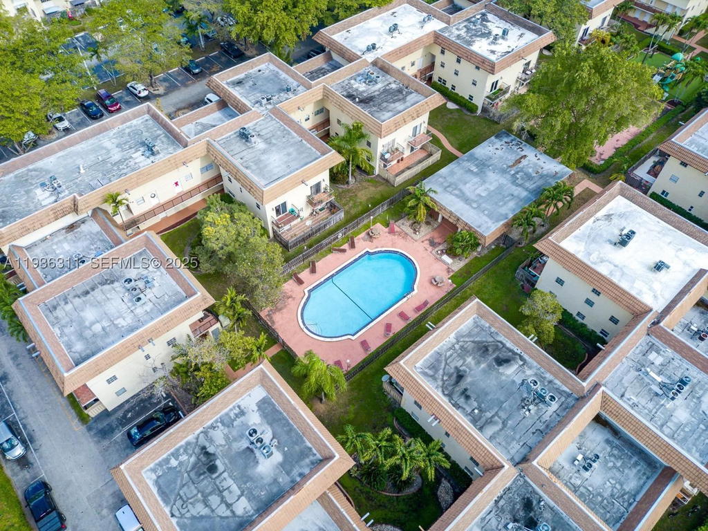 Real estate property located at 8600 109th Ave #4-114, Miami-dade, Courtyards At Kendall Con, Miami, FL