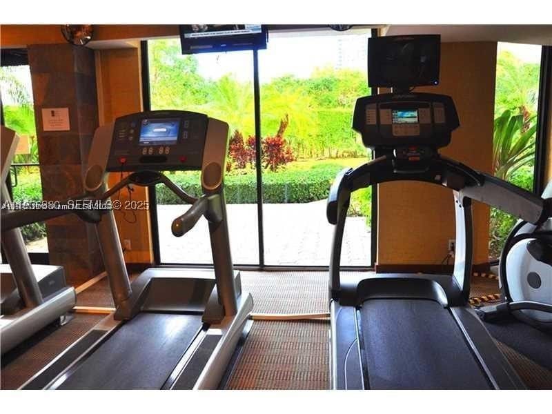 Real estate property located at 3300 191st St #518, Miami-dade, Parc Central Aventura Sou, Aventura, FL