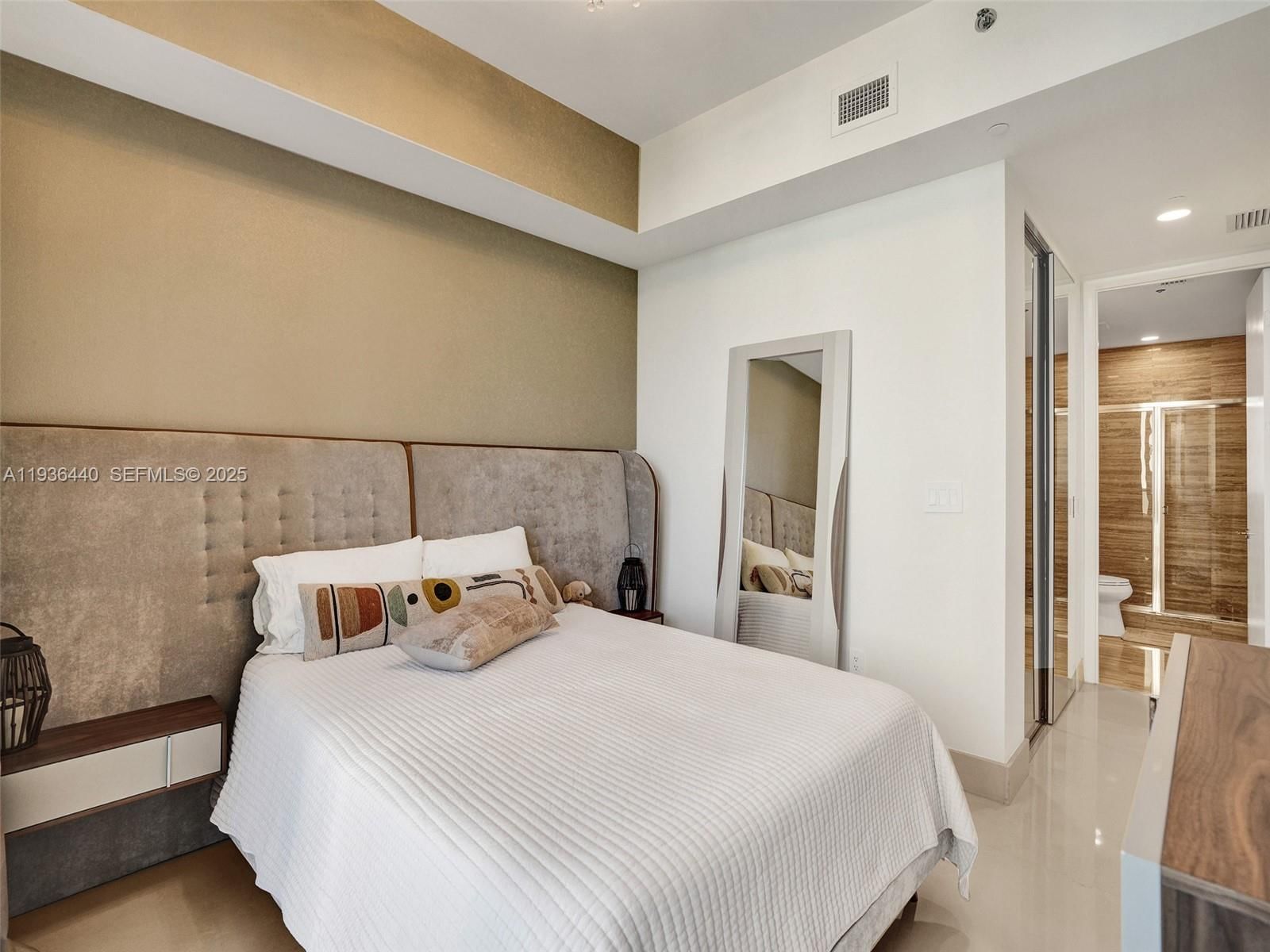 Real estate property located at 16001 Collins Ave #702, Miami-dade, Tdr Tower I Condo, Sunny Isles Beach, FL