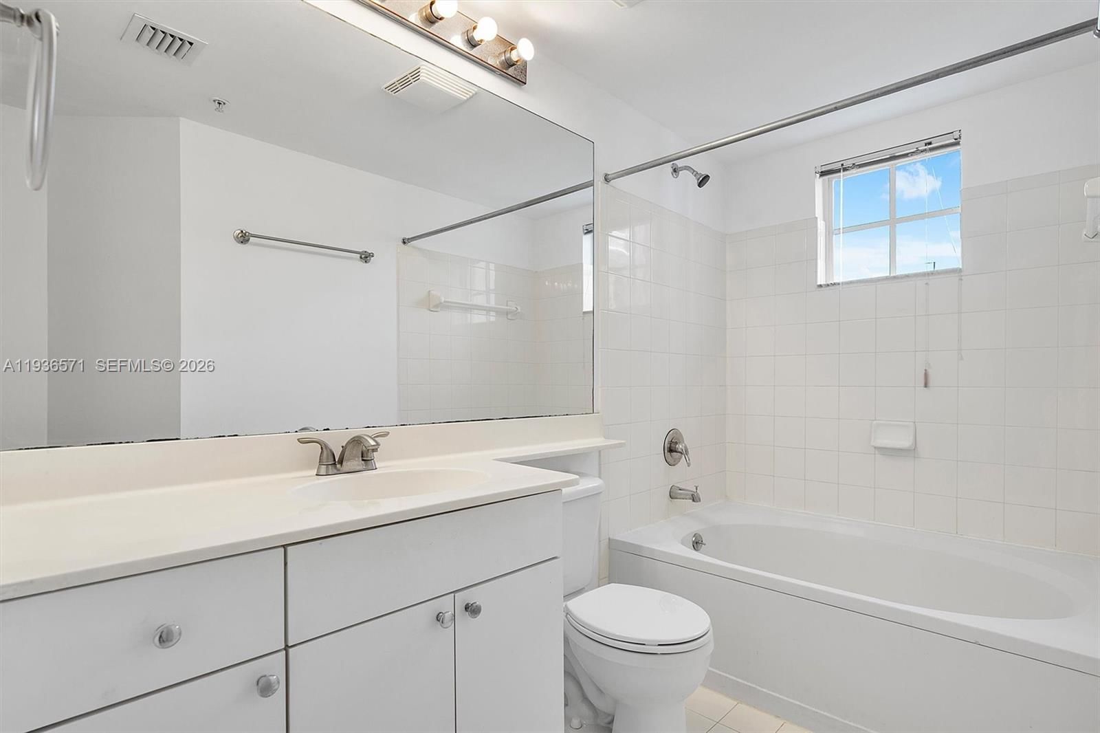 Real estate property located at 17150 Bay Rd #2619, Miami-dade, Porto Bellagio Condo, Sunny Isles Beach, FL