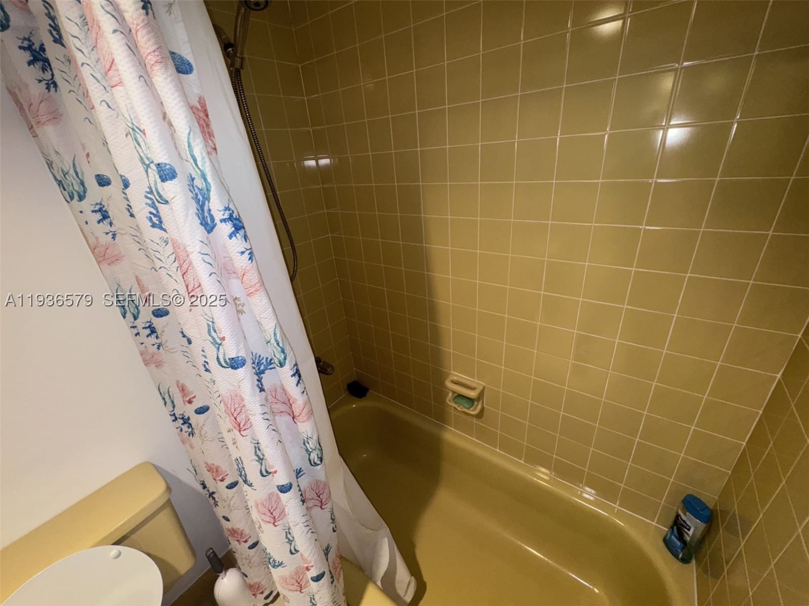 Real estate property located at 1025 3rd Ave #102, Broward, Meadowbrook Lakes Condo, Dania Beach, FL
