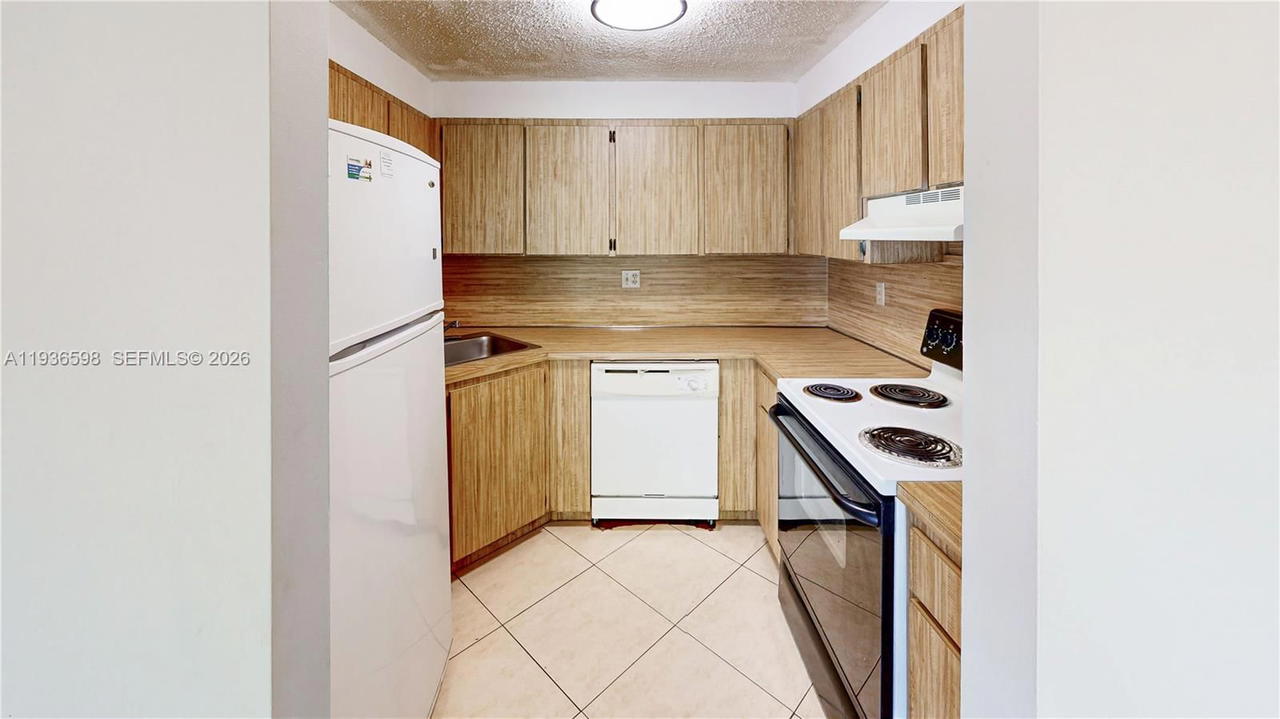 Real estate property located at 1300 122nd Ave #419B-2, Miami-dade, Peninsula At Intl Gardens, Miami, FL
