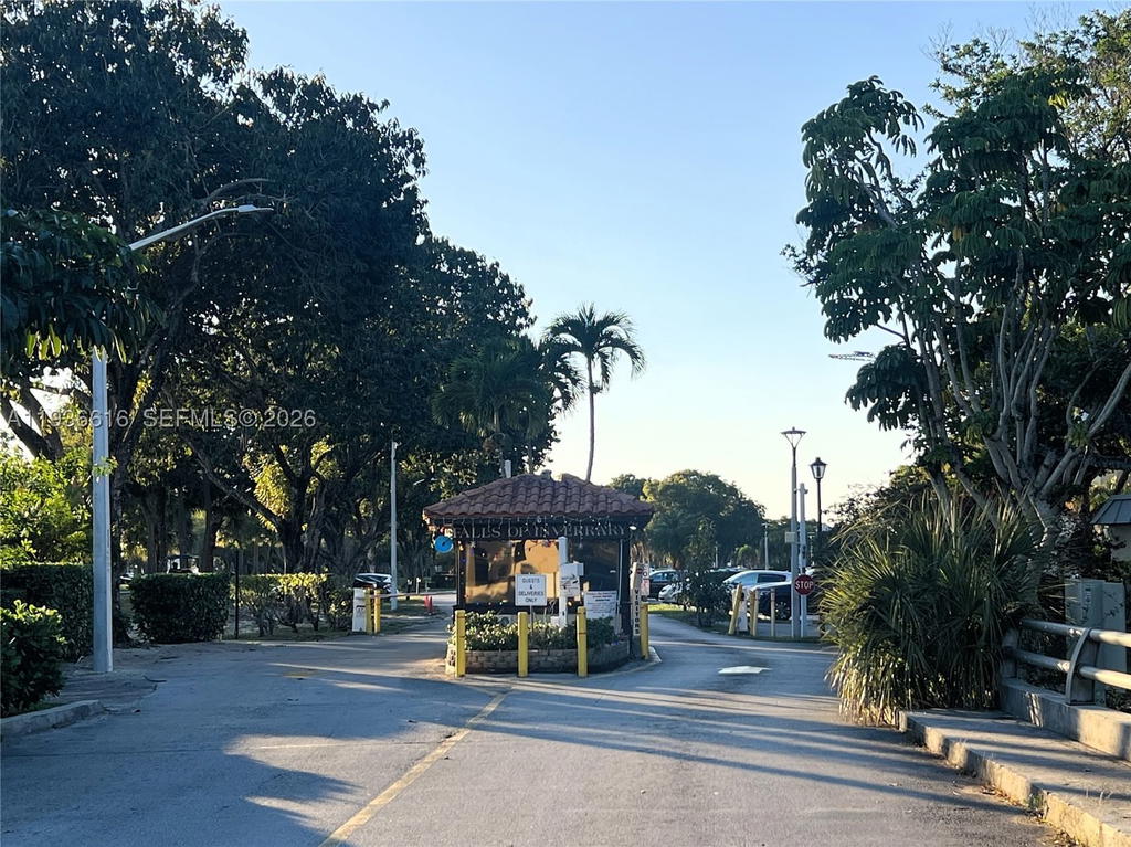 Real estate property located at 6301 Falls Cir Dr #313, Broward, Inverrary Country Club, Lauderhill, FL
