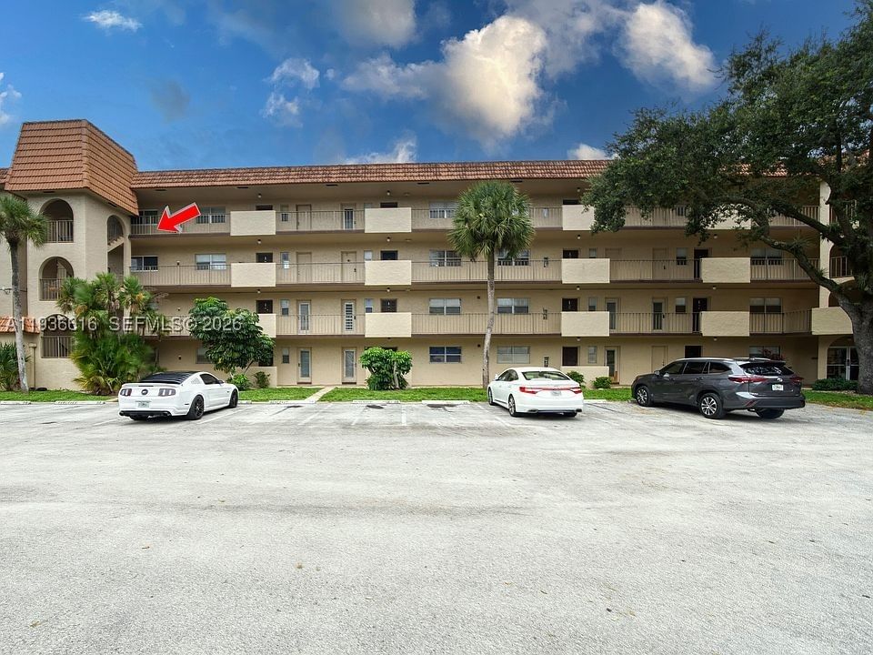 Real estate property located at 6301 Falls Cir Dr #313, Broward, Inverrary Country Club, Lauderhill, FL