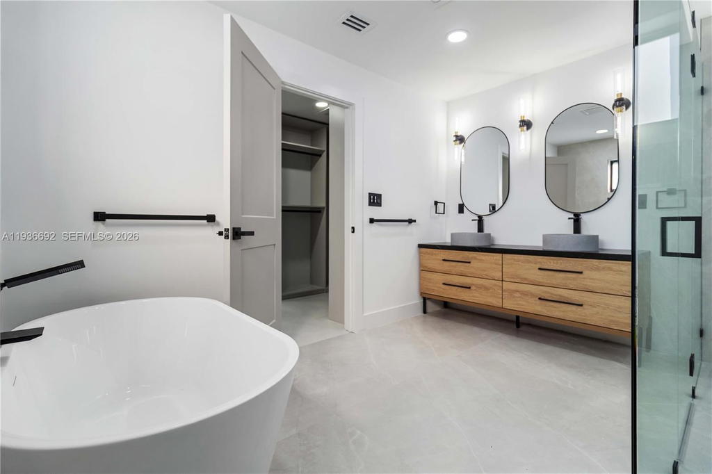 Real estate property located at 5420 Lincoln St, Broward, Hollywood Hills, Hollywood, FL