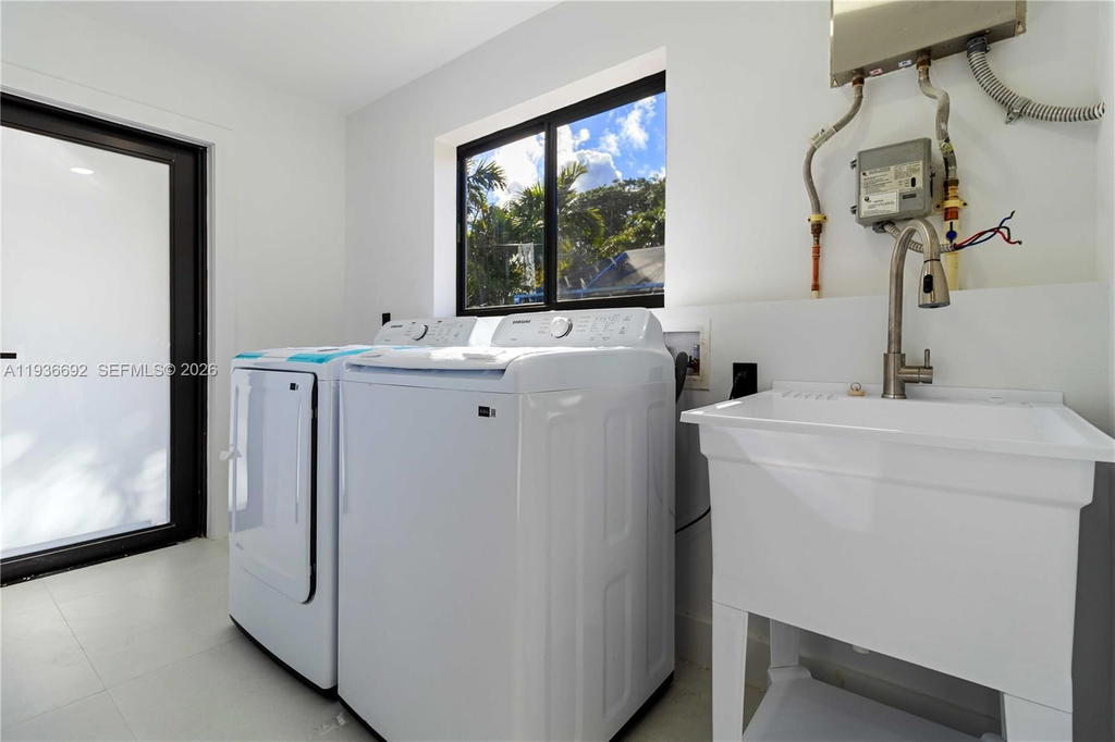 Real estate property located at 5420 Lincoln St, Broward, Hollywood Hills, Hollywood, FL