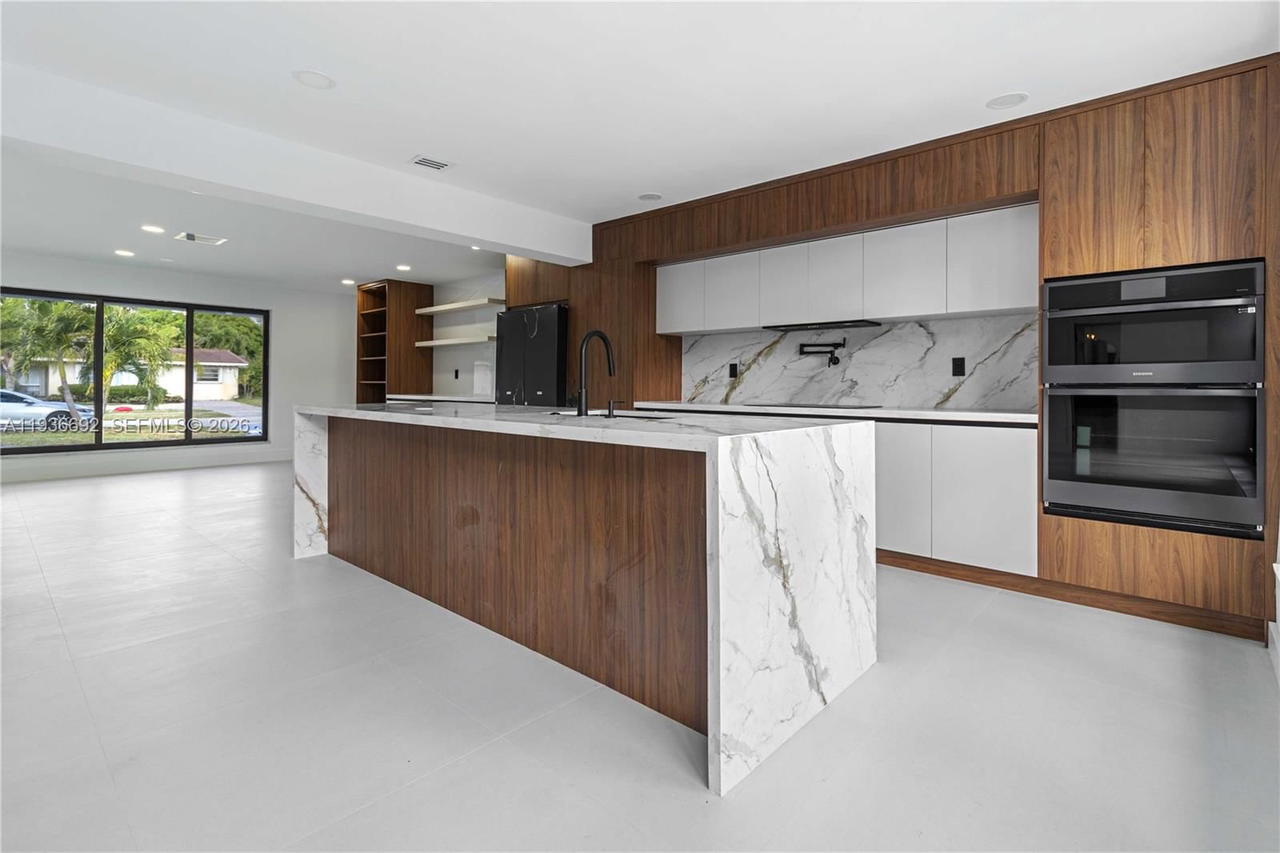 Real estate property located at 5420 Lincoln St, Broward, Hollywood Hills, Hollywood, FL
