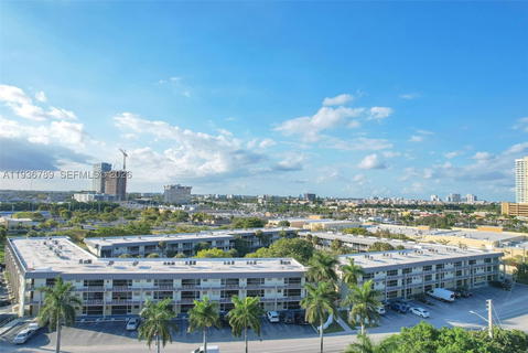 Real estate property located at 270 Layne Blvd #305, Broward, Paradise By The Sea Condo, Hallandale Beach, FL