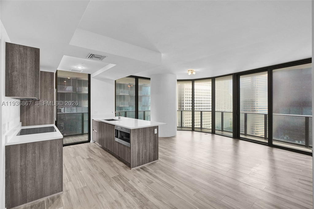 Real estate property located at 801 Miami Ave #2405, Miami-dade, 801 Sma Residences Condo, Miami, FL
