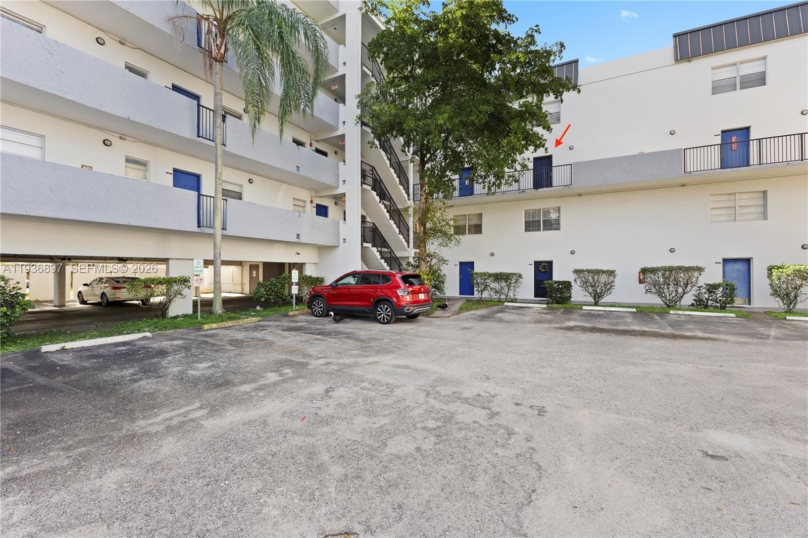 Real estate property located at 7501 16th St #3303, Broward, Village Square Condo, Plantation, FL