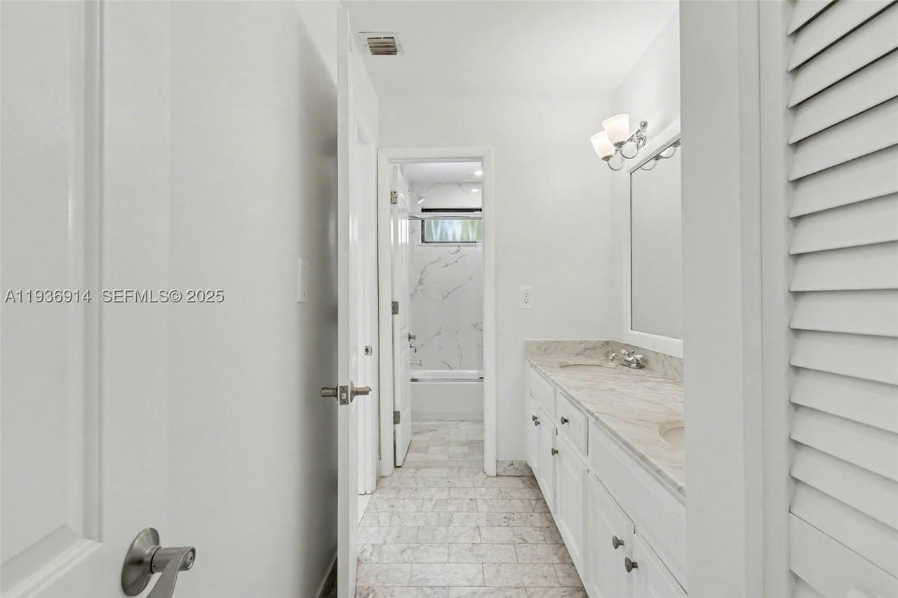 Real estate property located at 523 38th St #6, Miami-dade, Corona Bay Townhouses Con, Miami, FL