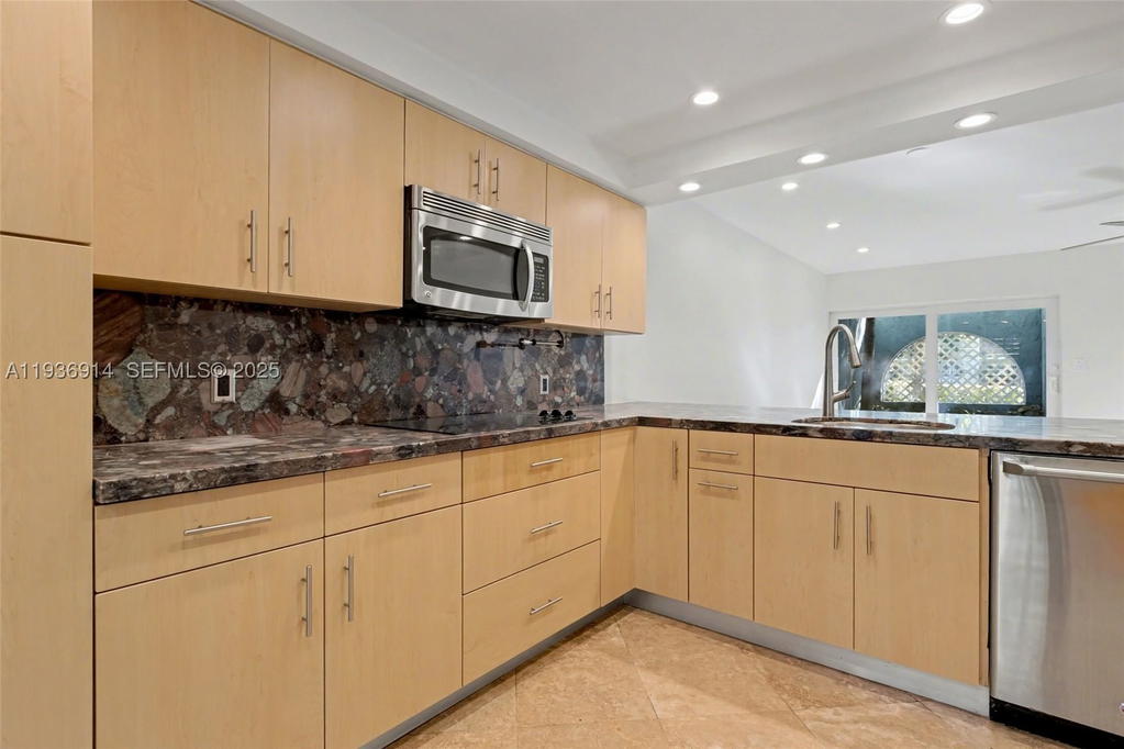 Real estate property located at 523 38th St #6, Miami-dade, Corona Bay Townhouses Con, Miami, FL