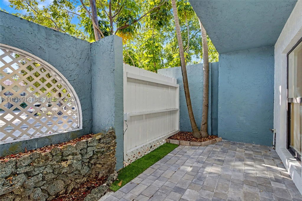 Real estate property located at 523 38th St #6, Miami-dade, Corona Bay Townhouses Con, Miami, FL