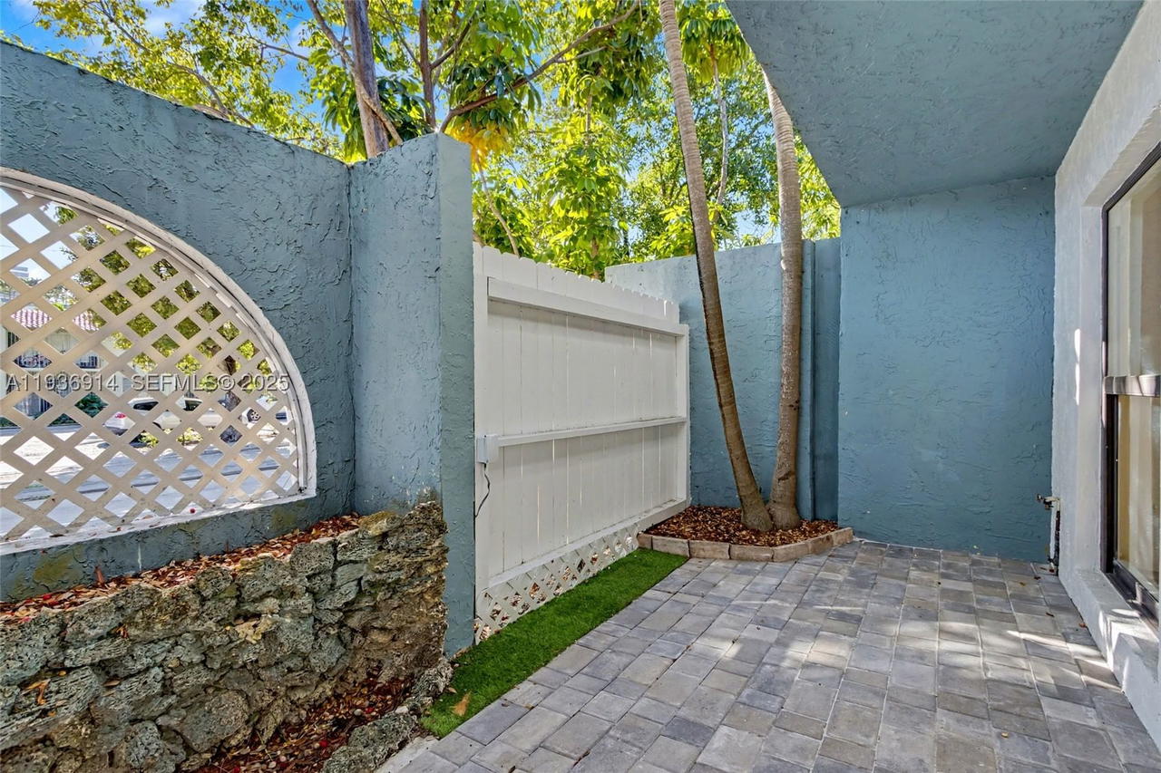 Real estate property located at 523 38th St #6, Miami-dade, Corona Bay Townhouses Con, Miami, FL