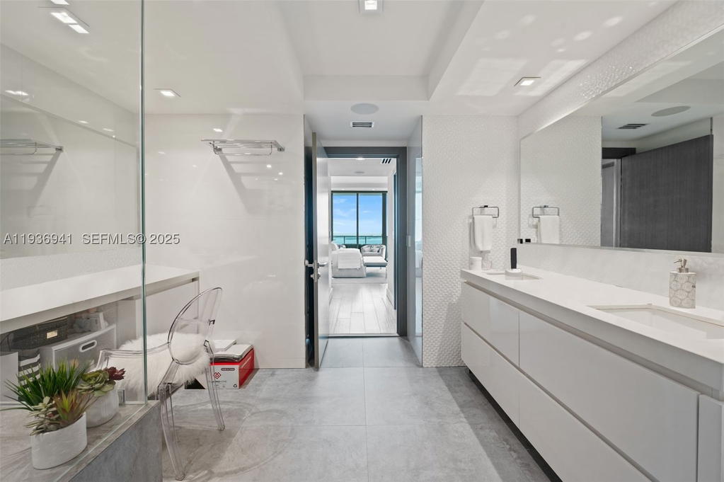 Real estate property located at 1331 Brickell Bay Dr #2907, Miami-dade, Jade Residences At Bricke, Miami, FL