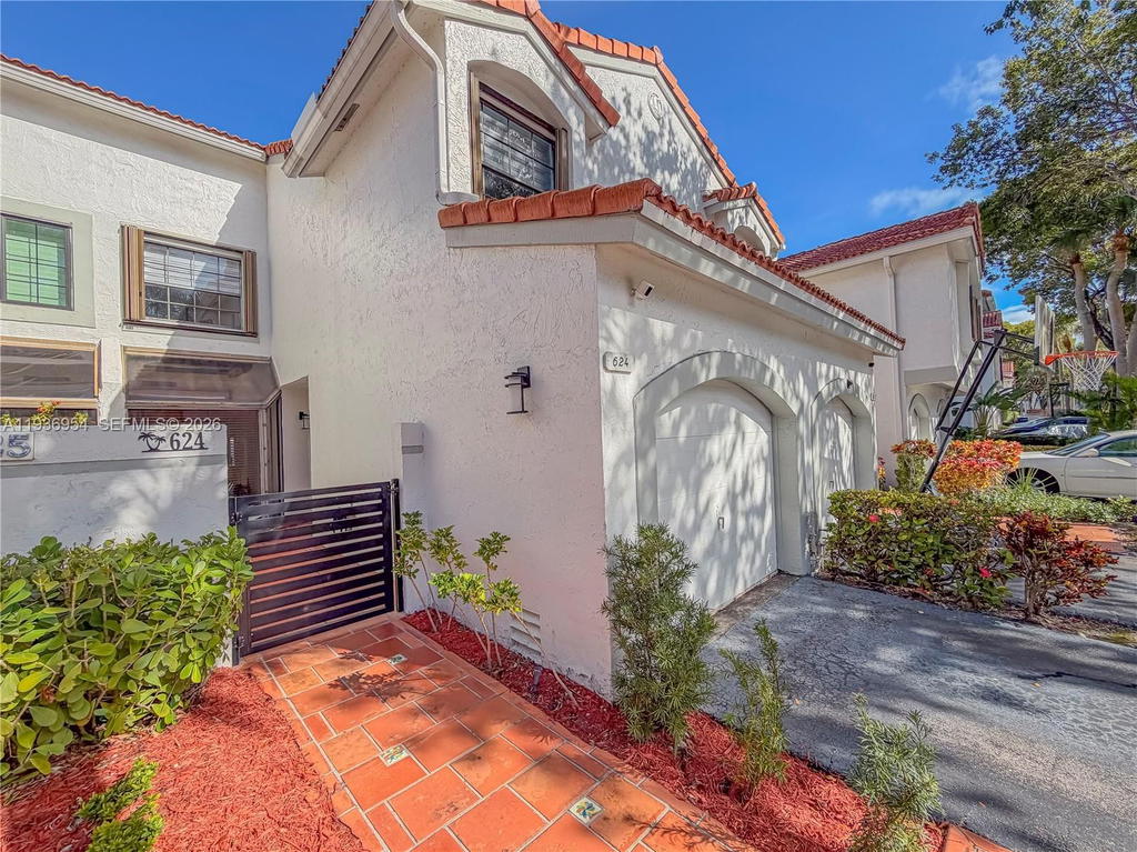 Real estate property located at 3525 Magellan Cir, Miami-dade, Mariner Village Garden Co, Aventura, FL